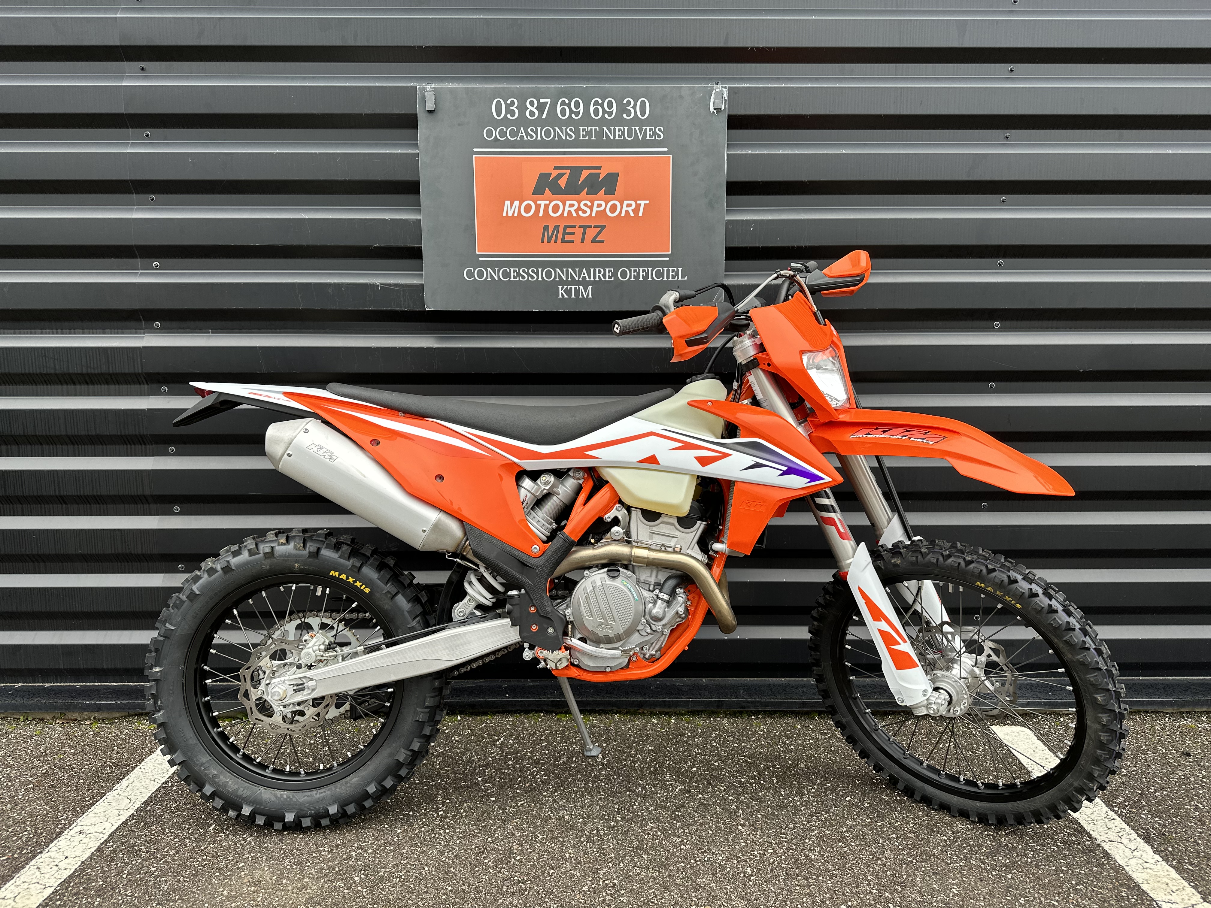 250